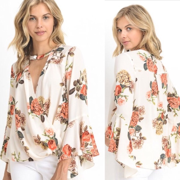 Tops - Last 2! S-M beautiful floral romantic top